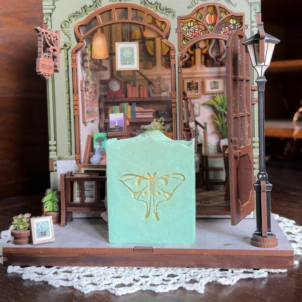 Golden Moth - Waldmeisterseife