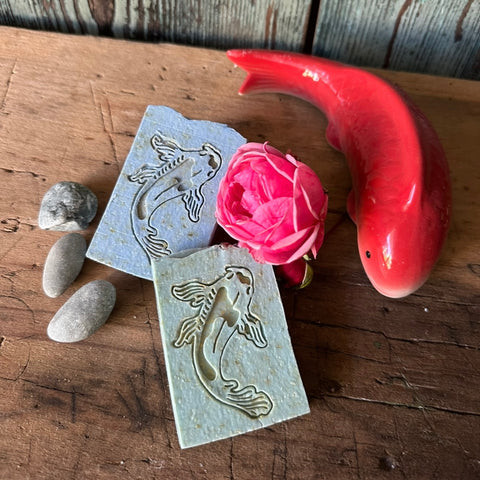 Koi - zwei kleine Friesen Seifenchen