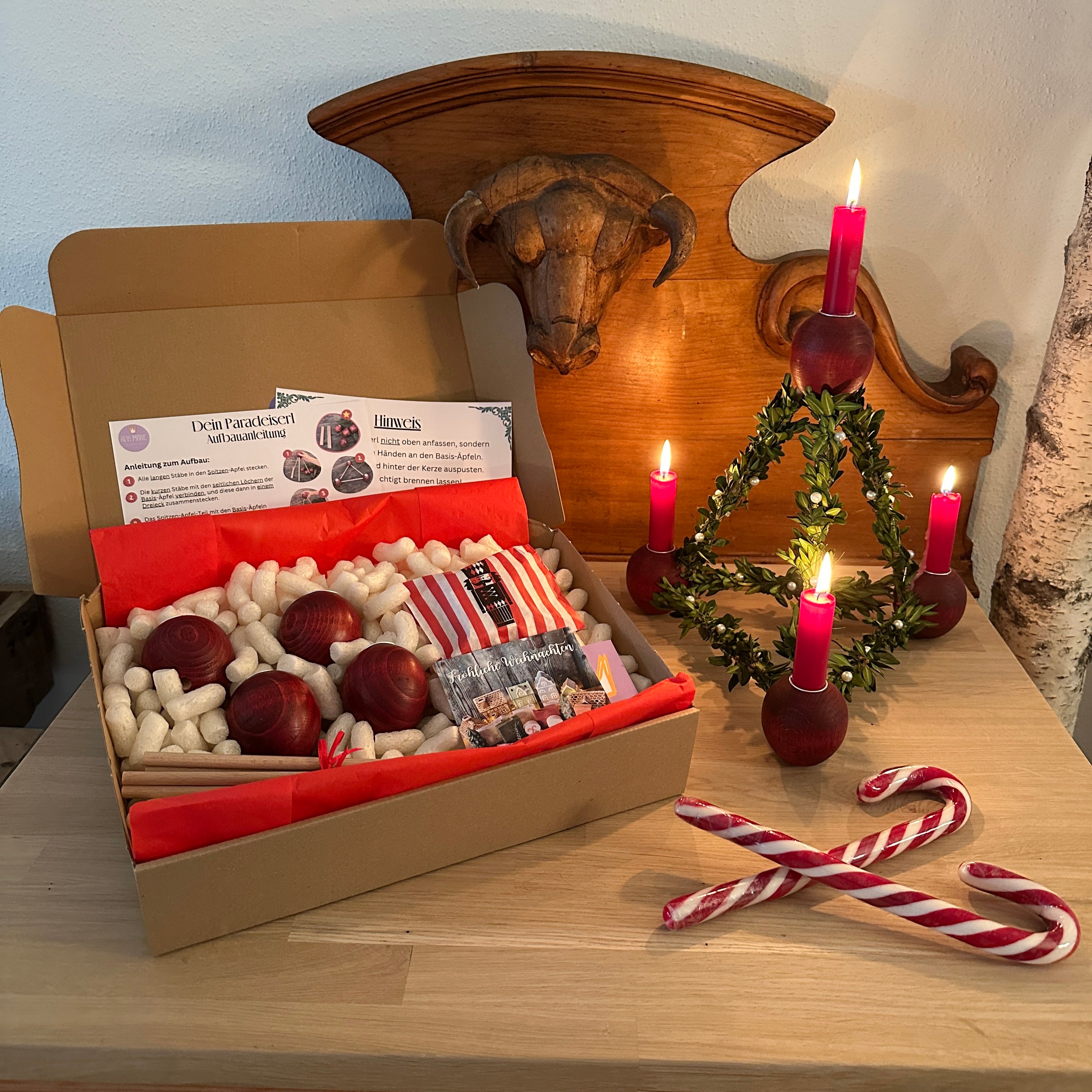Paradeiserl – Bayerischer, handgefertigter Weihnachtsschmuck aus Holz